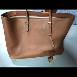 Michael Kors Jet Set Tote